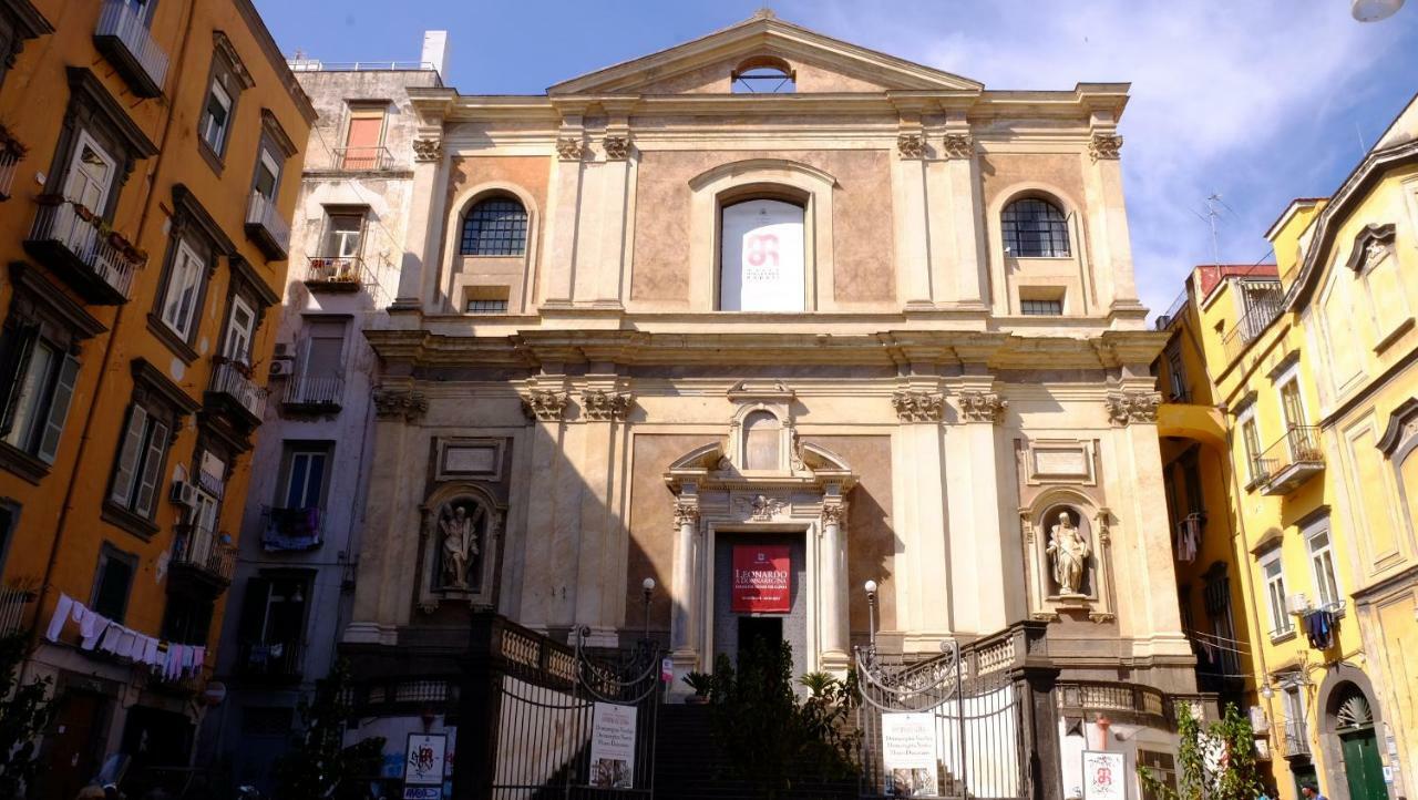 Domus Donnaregina Apartments Napoli Bagian luar foto