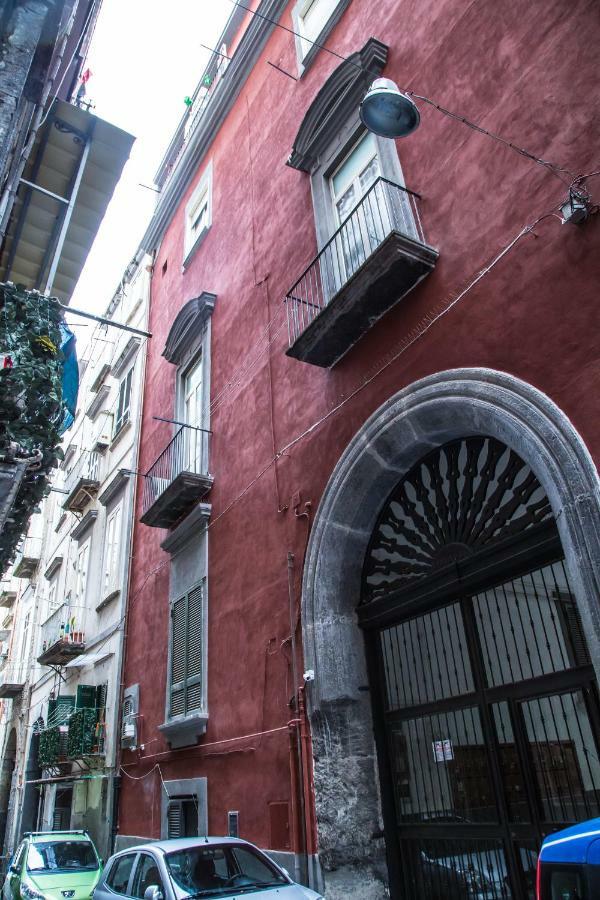 Domus Donnaregina Apartments Napoli Bagian luar foto