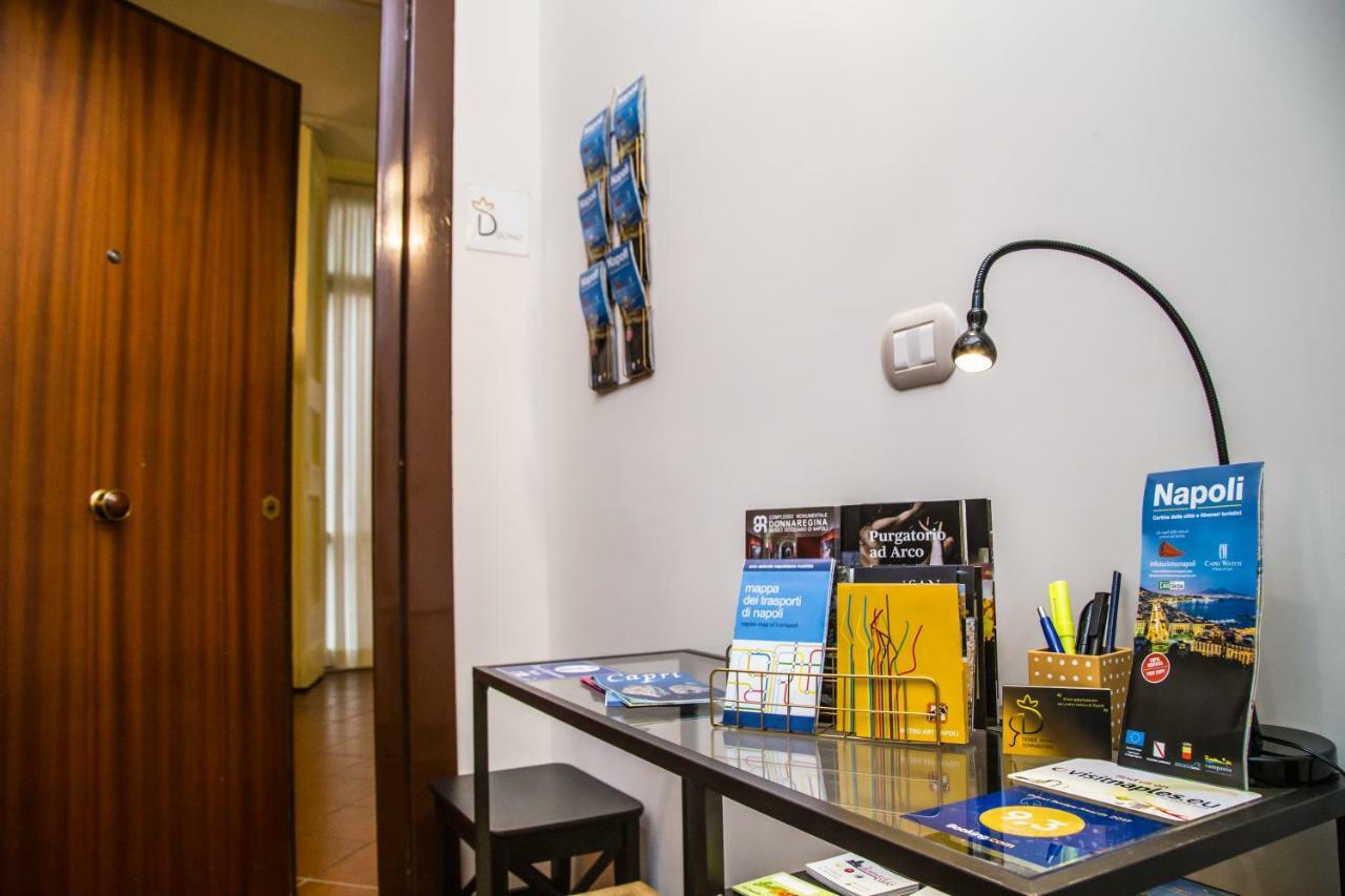 Domus Donnaregina Apartments Napoli Bagian luar foto